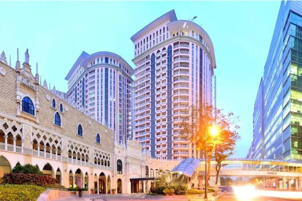 Lovely 2 Bedroom In Mckinley Hill Taguig, Brand New Manila